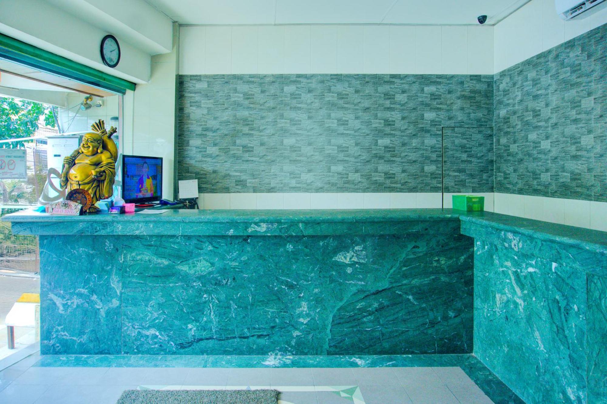 Townhouse Oak Palembang Near Jembatan Ampera Formerly Azzura Hotel מראה חיצוני תמונה