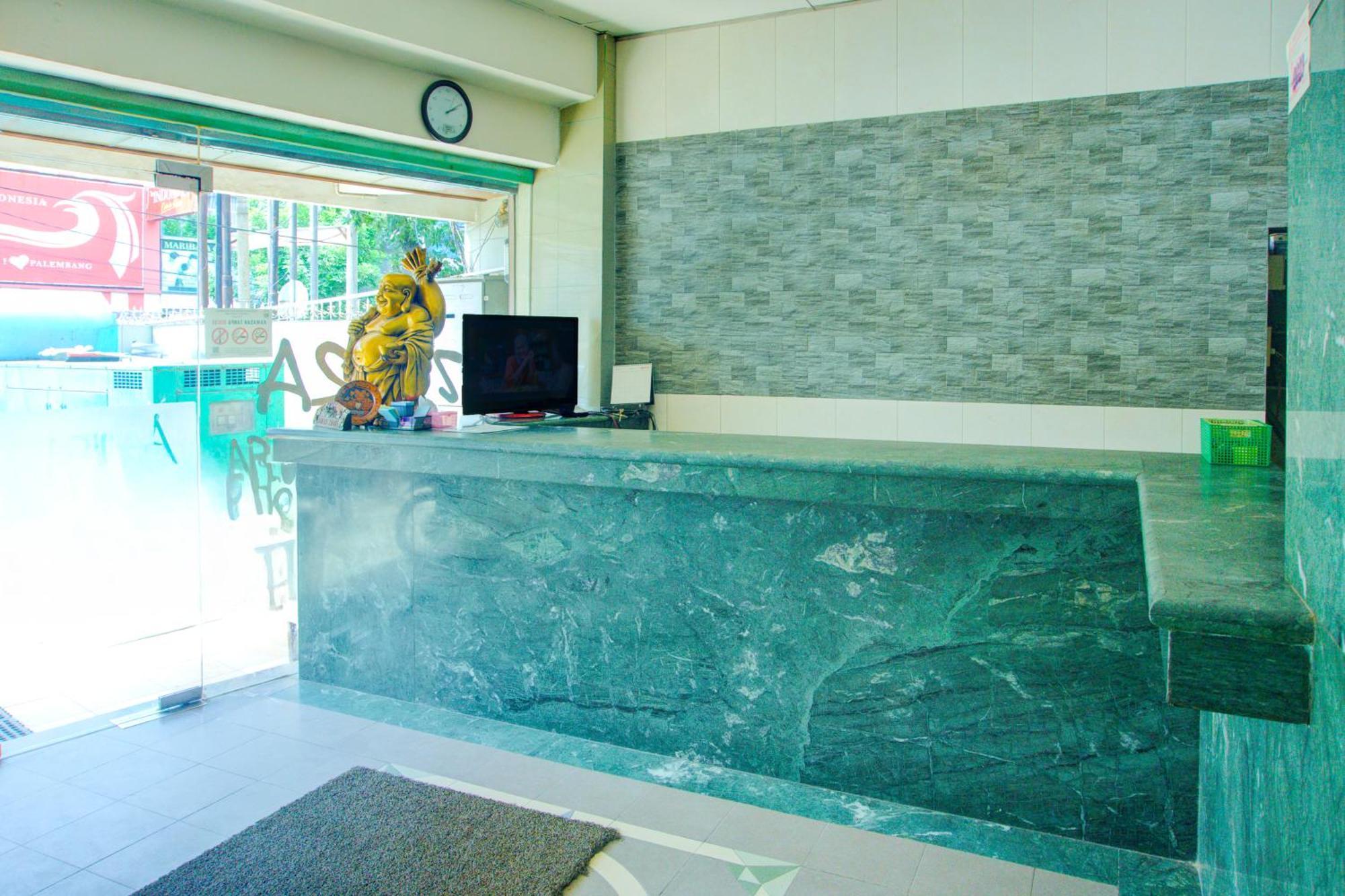 Townhouse Oak Palembang Near Jembatan Ampera Formerly Azzura Hotel מראה חיצוני תמונה
