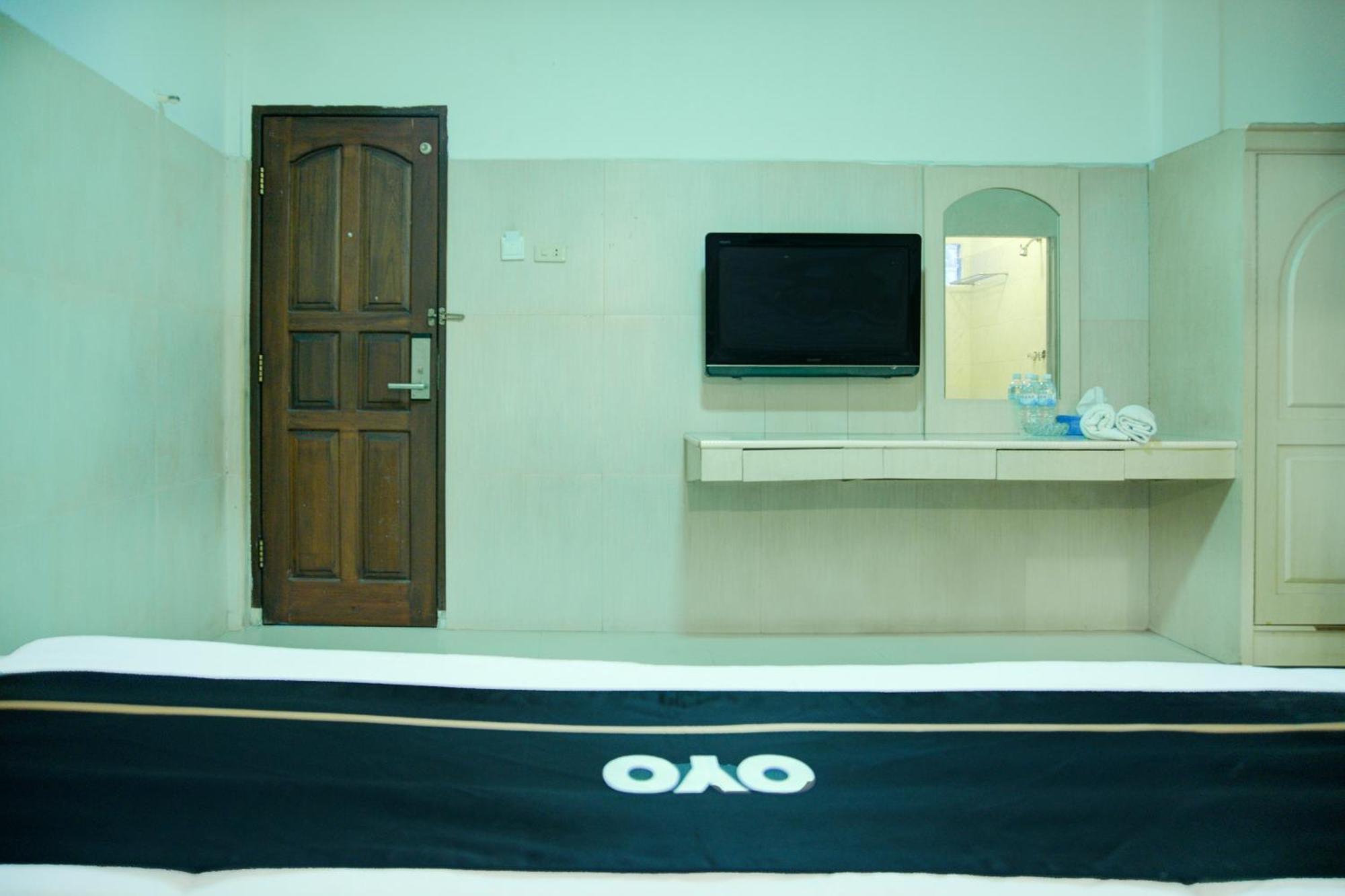 Townhouse Oak Palembang Near Jembatan Ampera Formerly Azzura Hotel מראה חיצוני תמונה